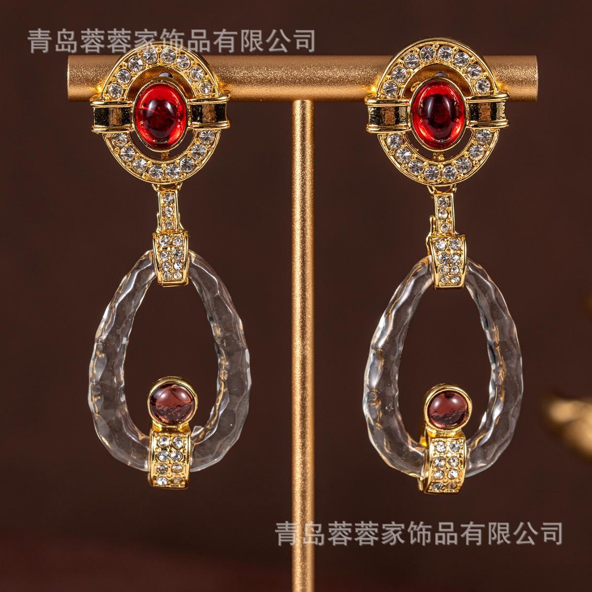 

Vintage French Style Versatile Niche Earrings With Antique Gold Red Glazed Studded