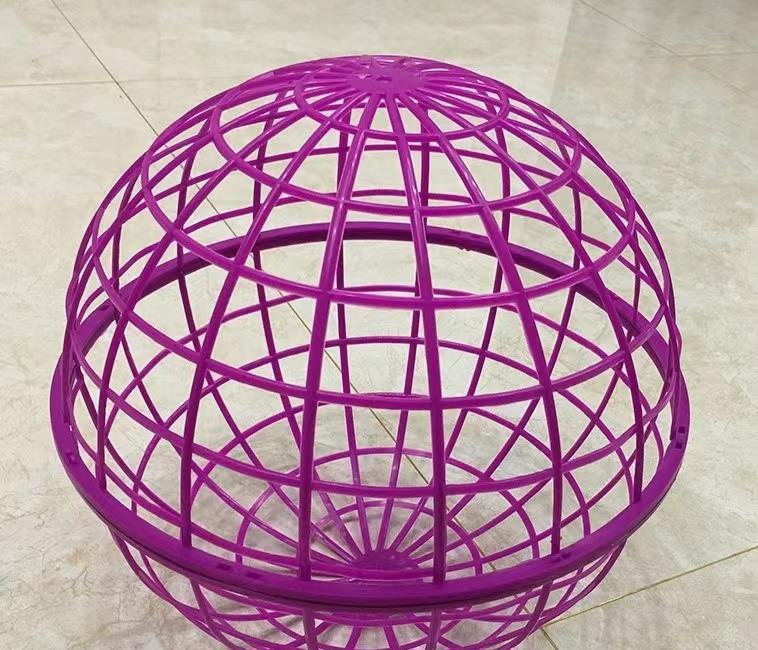 Portable Round Chicken Coop: Outdoor Rolling Foraging Cage for Free-Range Chickens