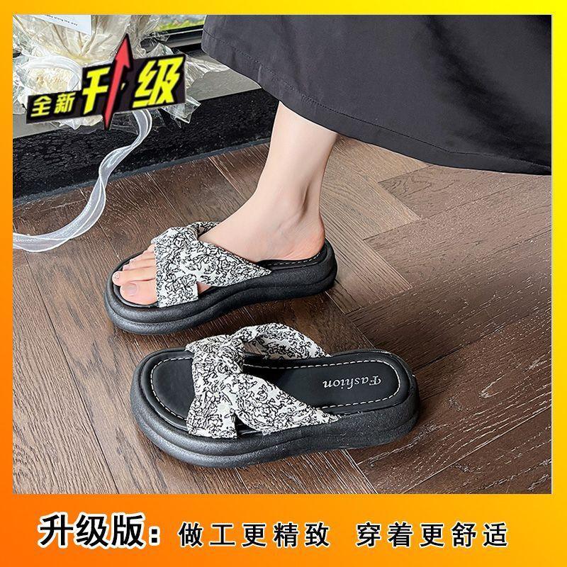 Fairy Style Fashion Versatile Popular Beach Shoes One-word Cool Slippers Thick-soled Slippers Women's Summer Wear 2025 Autumn New Models