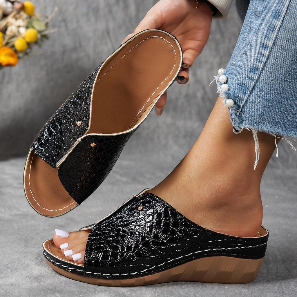 Fashion Women Wedges Slippers New Summer Crocodile Print Platform Sandals Female  Leather Non Slip Beach Slippers Plus Size Slides Women