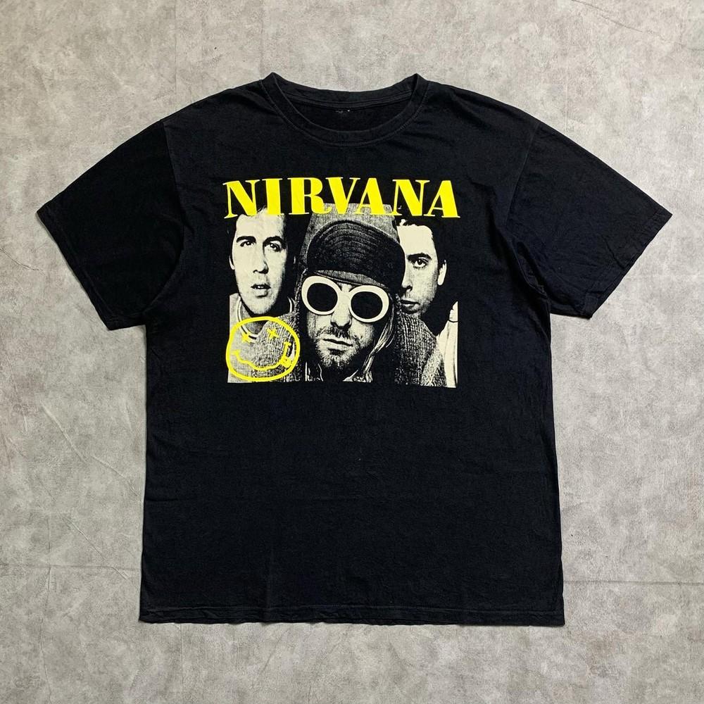 Kurt Cobain Nirvana Group Photo RockTee 90s Vintage Graphic T-shirt 105001 S