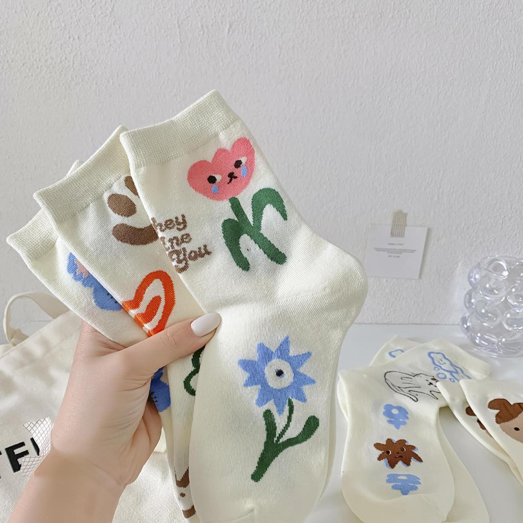 White Graffiti Socks For Women, Personality Fashion Mid-Leg Socks, Thin Cotton Socks, Trendy Cartoon College Style
