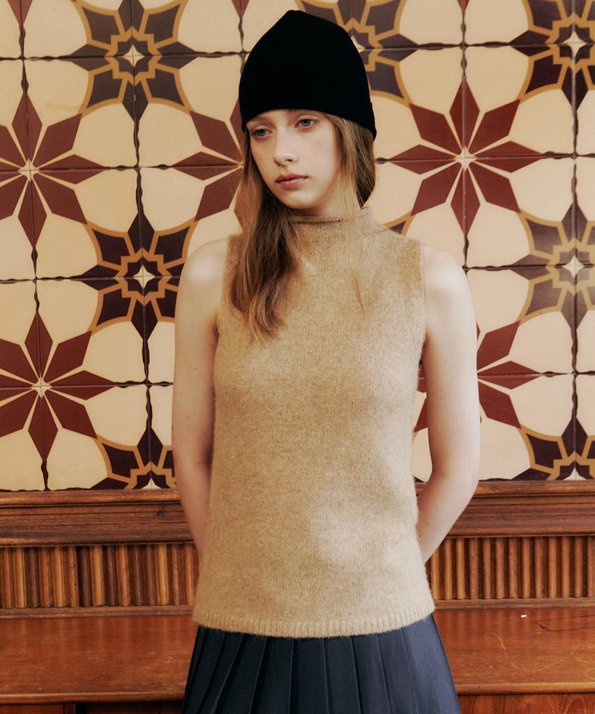 LOVEUSU Wool Halter Neck Sleeveless Knit (Beige)
