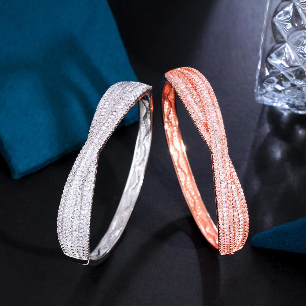 Women'S Creative Design Copper Gold-Plated Micro-Inlaid Zircon Cross Bracelet Full Of Diamonds Three-Dimensional Jewelry