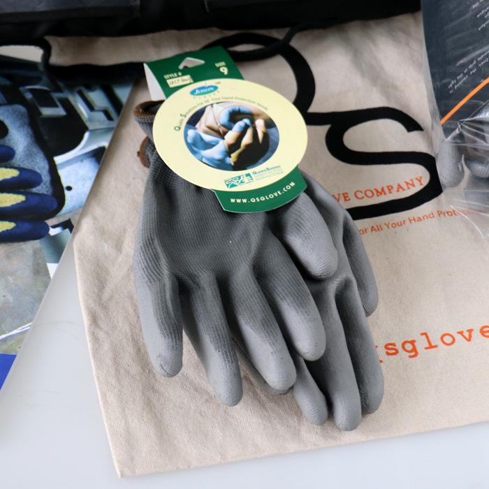 QS/Gray PU2002E Industrial Gloves – Lightweight, Flexible, and Breathable Protective Work Gloves for Construction.