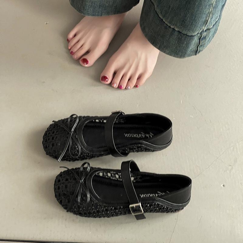 Versatile casual retro hollow breathable shallow mouth Mary Jane shoes girls summer fashion buckle sandals flat single shoes