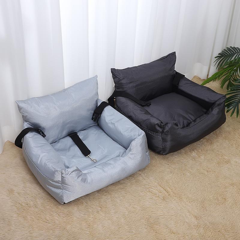 Pet Cats and Dogs Go Out Pet Carriers Kennel Bed Portable Car Kennel Car Mats Anti Slip Travel Winter Warm Transportation