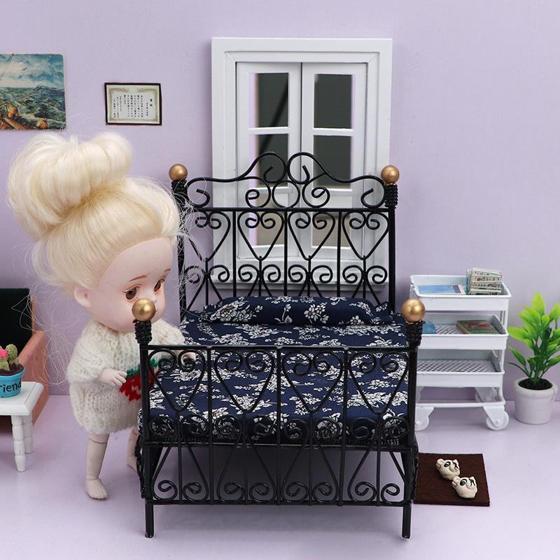 1:12 Dollhouse Mini Double Bed Home Bedroom Furniture Toy Gift Living Room Furniture Model Beautiful Handmade Iron Toy