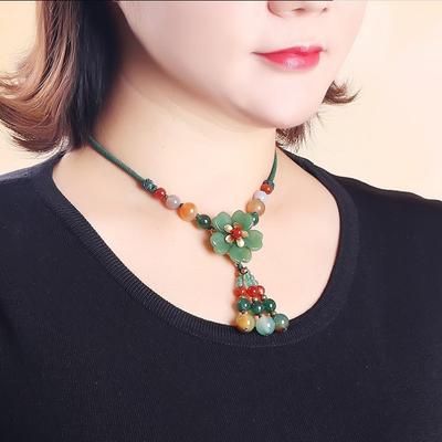GemChic Collana da Donna Etnica Classica con Ciondolo di Perline di Fiori Smaltati, Catena Vintage Regolabile, Gioiello Regalo per Compleanno e Natale
