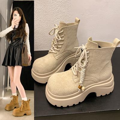 Botas Martin retro de sola grossa para aumentar a altura para mulheres, novidade da moda outono 2025, botas curtas Maillard slim com cadarço, botas de cor ruibarbo