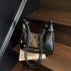 Original design sense bag women's new dumpling bag shoulder armpit bag commuting large capacity messenger bag