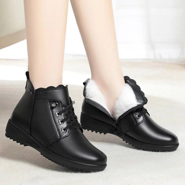 

Soft leather cotton shoes winter flat short boots middle-aged and elderly women s shoes Martin boots velvet leather shoes women s boots 35