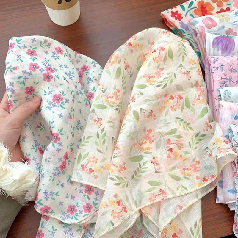 Foulard Rétro Français Pastoral Tête de Marguerite Bandana Bohème Foulard en Soie Florale Foulard Triangle Féminin Foulard de Tête Mouchoir en Coton Lin