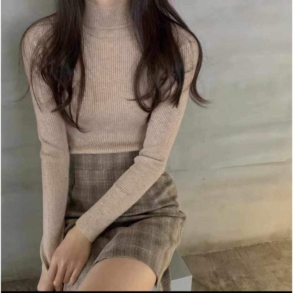 This Is A New, Stylish and Versatile Women's Autumn and Winter Sweater with A Semi-high Collar. It's A Long-sleeved Top