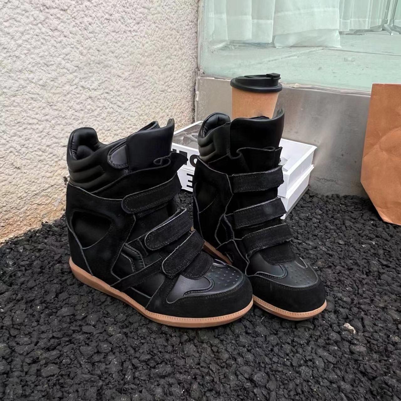 

Жіночі шкіряні кросівки на осінь та зиму з підйомною підошвою на липучці, повсякденне спортивне взуття, внутрішня висота 8 см, модний стиль, круглий задник, гума 40 чорний