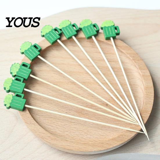 Disposable Cocktail Tags 100PCS Cocktails Tags, Green Beer Decor Bamboo Hygienic Food Picks, Handheld Toothpicks, for Snacks Sandwiches Cupcake