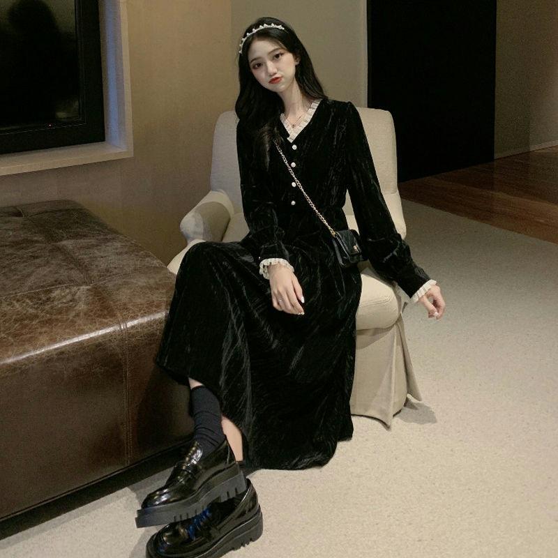 Dress Women's Spring and Autumn Bottom V-neck Black Long Dress Small Black Niche Inner Skirt