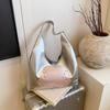 Summer large-capacity commuter tote bag women's new fashionable silver shoulder armpit bag