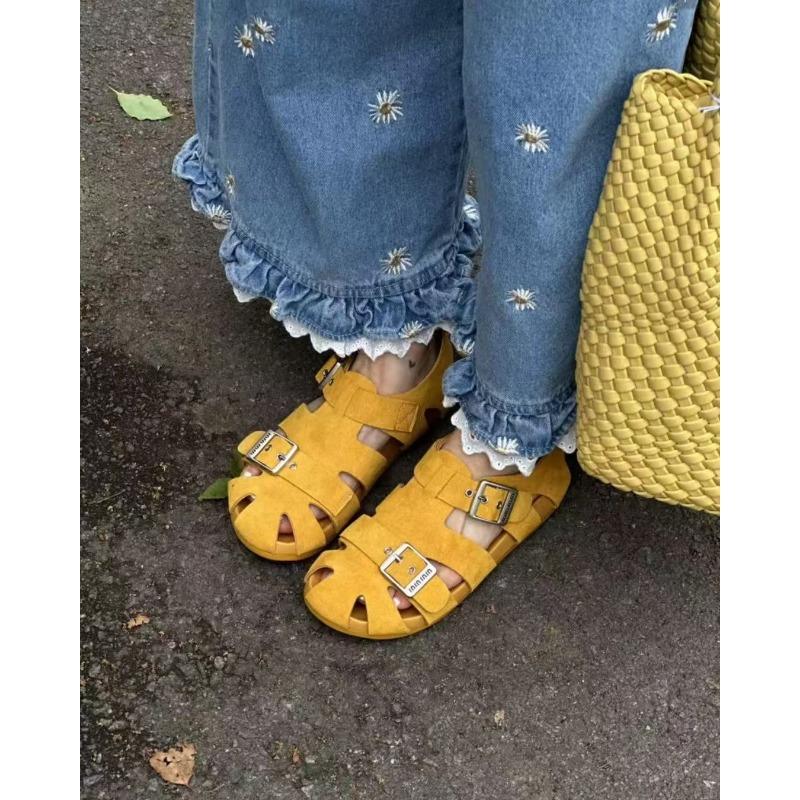 

Retro leather hollowed-out bag head sandals women s summer new flat-bottomed versatile casual sandals 35 жёлтый