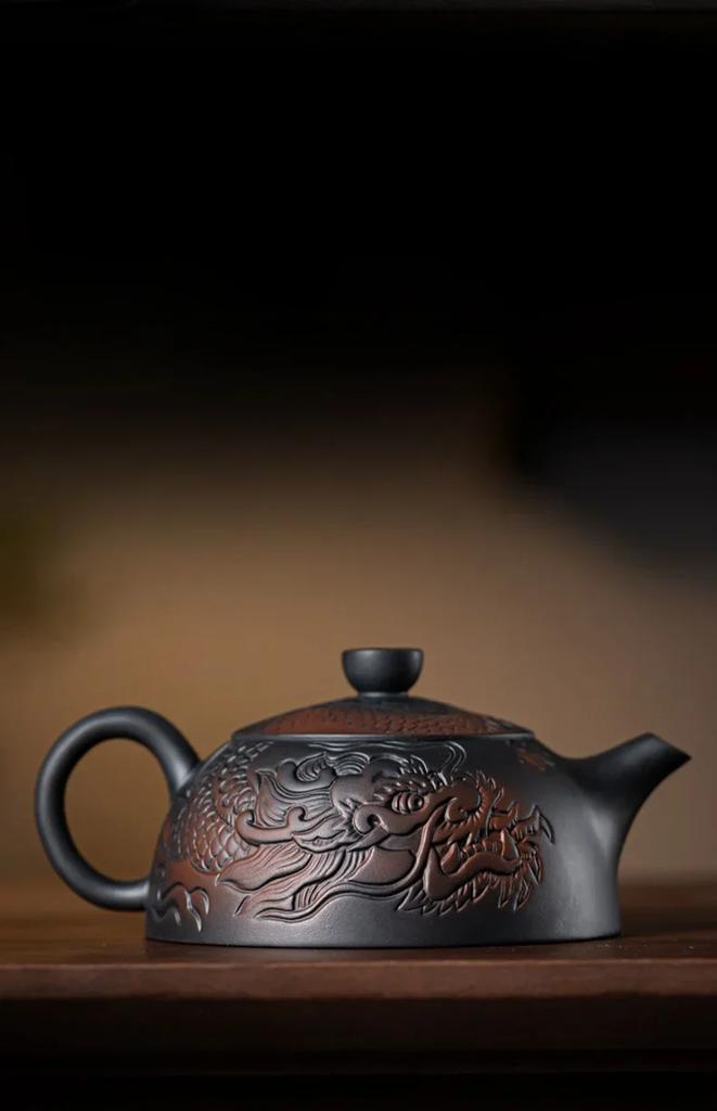 Jianshui Purpurowa Ceramika Rzeźbiony Czajnik z Motywem Smoka Ręcznie Malowany Antyczny Czajnik z Reliefem Czajnik Domowy Zestaw do Herbaty Kungfu Czajnik