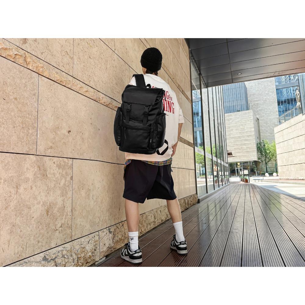Casual Lightweight Backpack: Japanese-Korean Trendy Flip-Top Double-Shoulder Bag, Unisex Schoolbag with Large Capacity for Commu