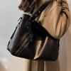Women's Large Soft Leather Shoulder Handbags 2023 Big Size Designer Crossbody Bag All Match Tote Bag Female Casual Messenger Bag