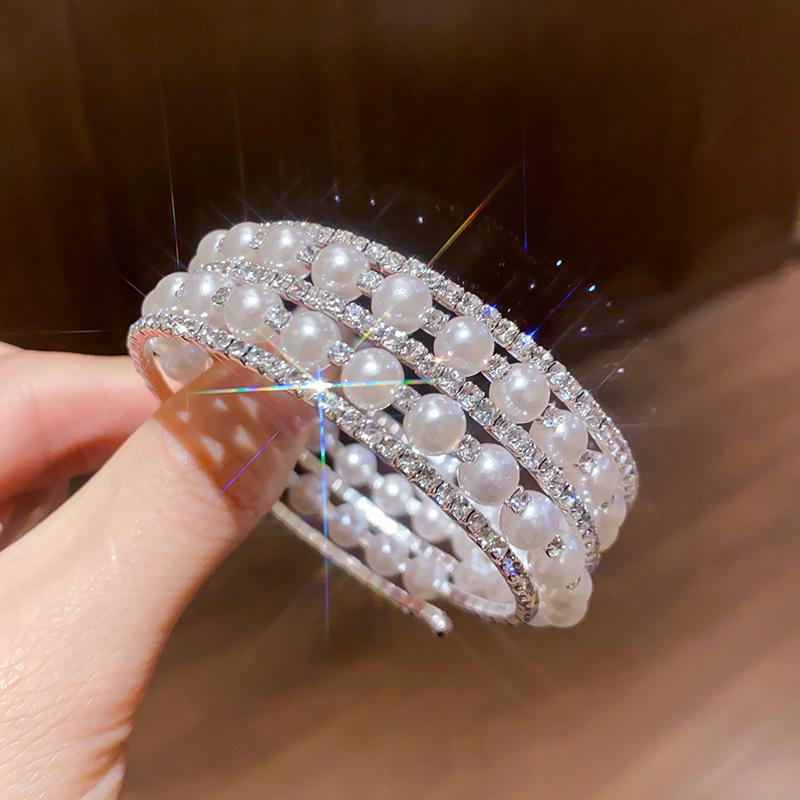Европейский и Американский Глянцевый Многослойный Открытый Браслет с Жемчугом и Алмазами - Высококачественные Легкие Роскошные Осенне-Зимние Женские Модные Украшения