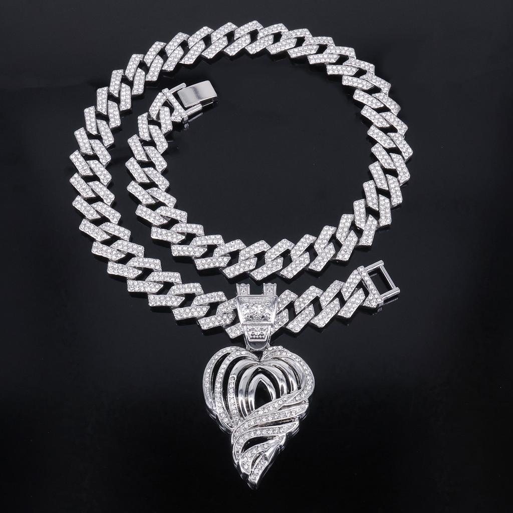 European and American Fashion Diamond-encrusted Hollow Peach Heart Alloy Pendant, Men and Women Cool Hip-hop Rap Cuban Necklace