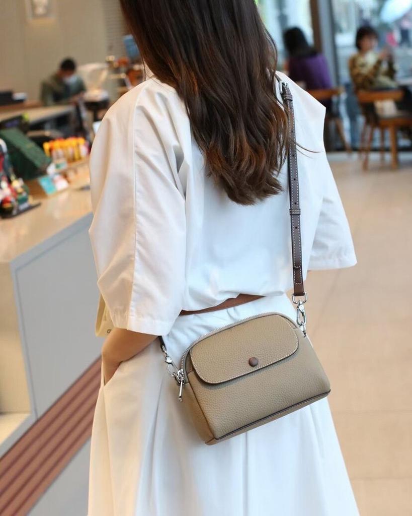 Summer Trendy New Mobile Phone Bag, Stylish and Versatile, Made of Top-grain Cowhide, Shoulder Bag/crossbody Bag.