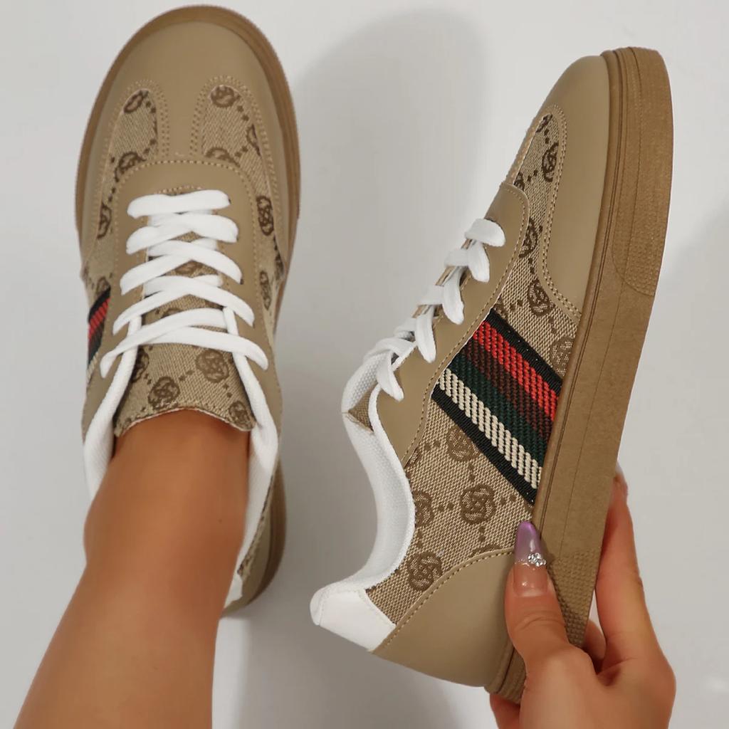 Fashion Women Sneakers Ladies Outdoor Walking Designer Shoes Fashion Casual Flat Vulcanize Sneakers Women Comfortable Classical Shoes