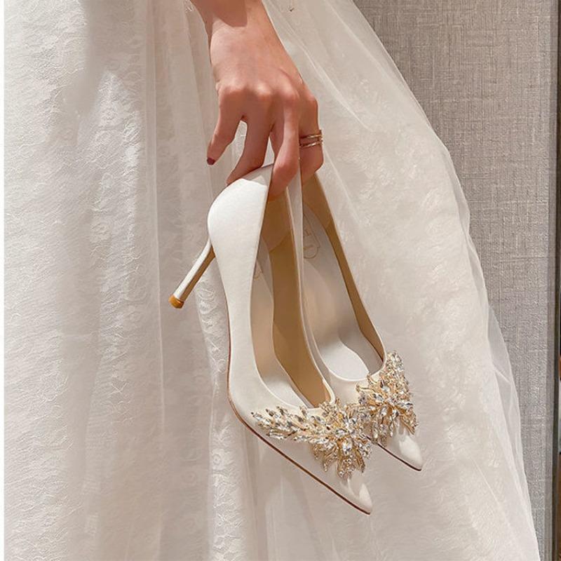 Fashion Women White Wedding High Heel Shoe Elegant Fashion Designer Pointed Tip Fine High Heels Women Pearl Banquet Wedding Shoe Tacones