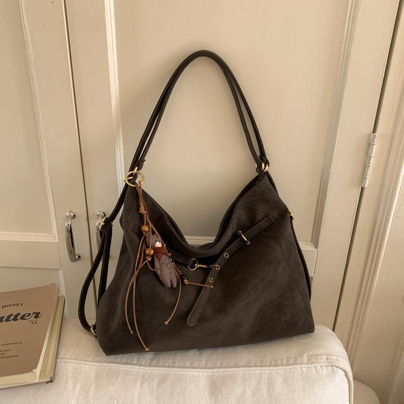 Retro suede tote bag women's new fashionable large-capacity commuting high-value fashionable casual shoulder bag bag
