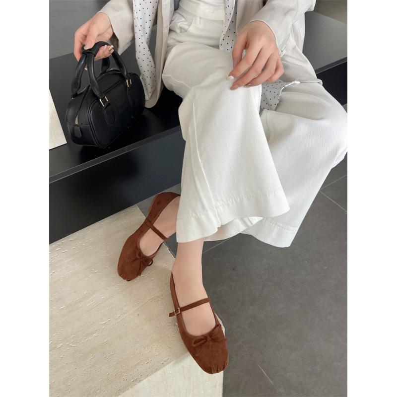 

2025 new flat-bottomed shallow-mouth single shoes, bow-button women s shoes 43 коричневый