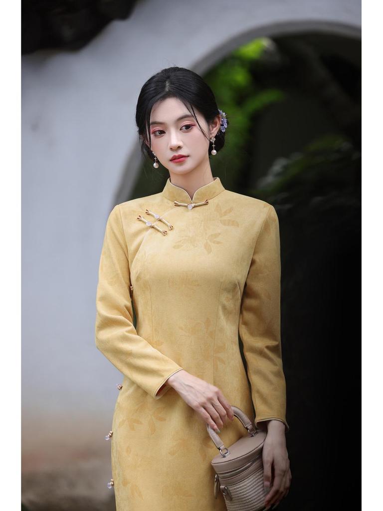 Autumn Pink Qipao: Modern Chinese Young Style, Long Sleeve Mid-Length Dress