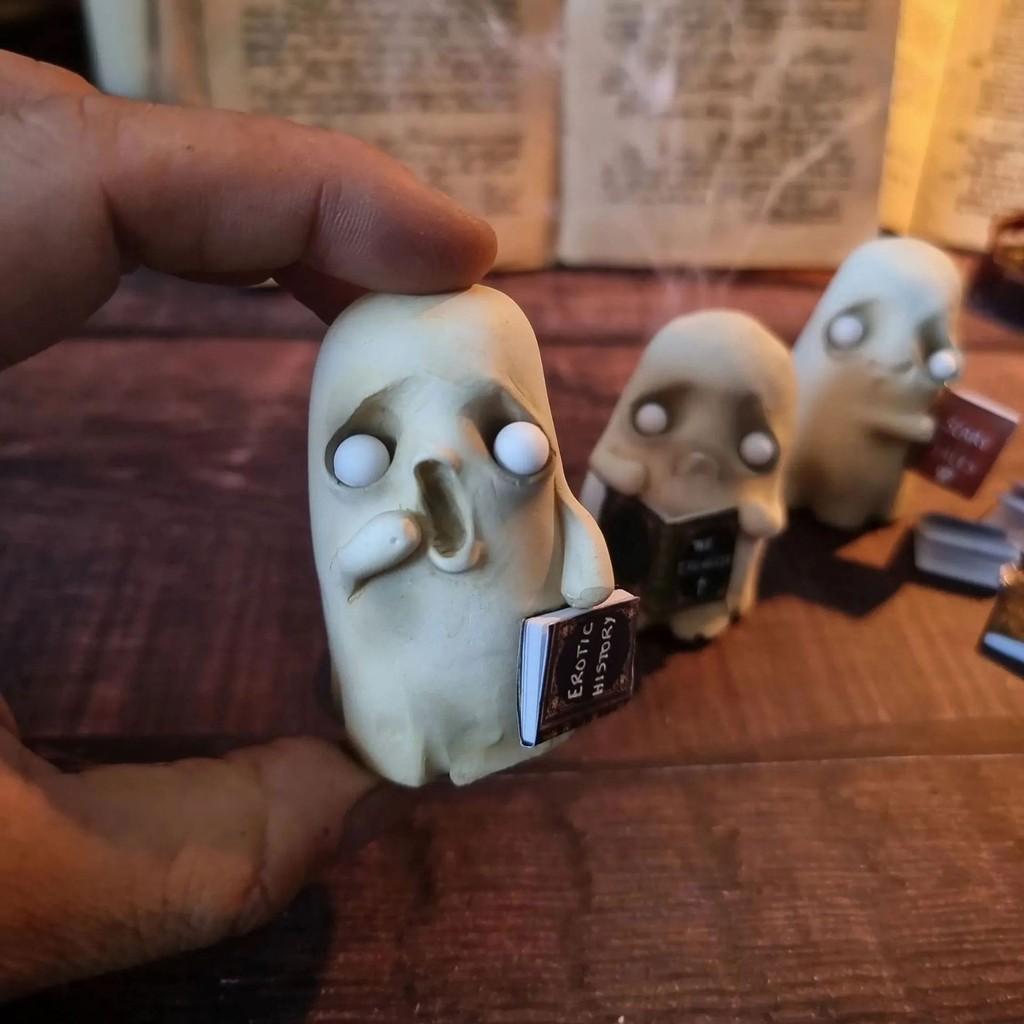 Resin Halloween Whimsical Ghost Display Figurine Perfect For Home Atmosphere And Gifts Festive