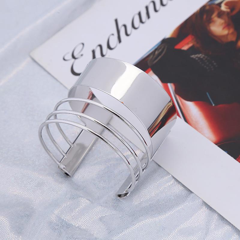 

European & American Fashion Punk Metal Bangle: Street Style Open Bracelet with Hollow Design срібний