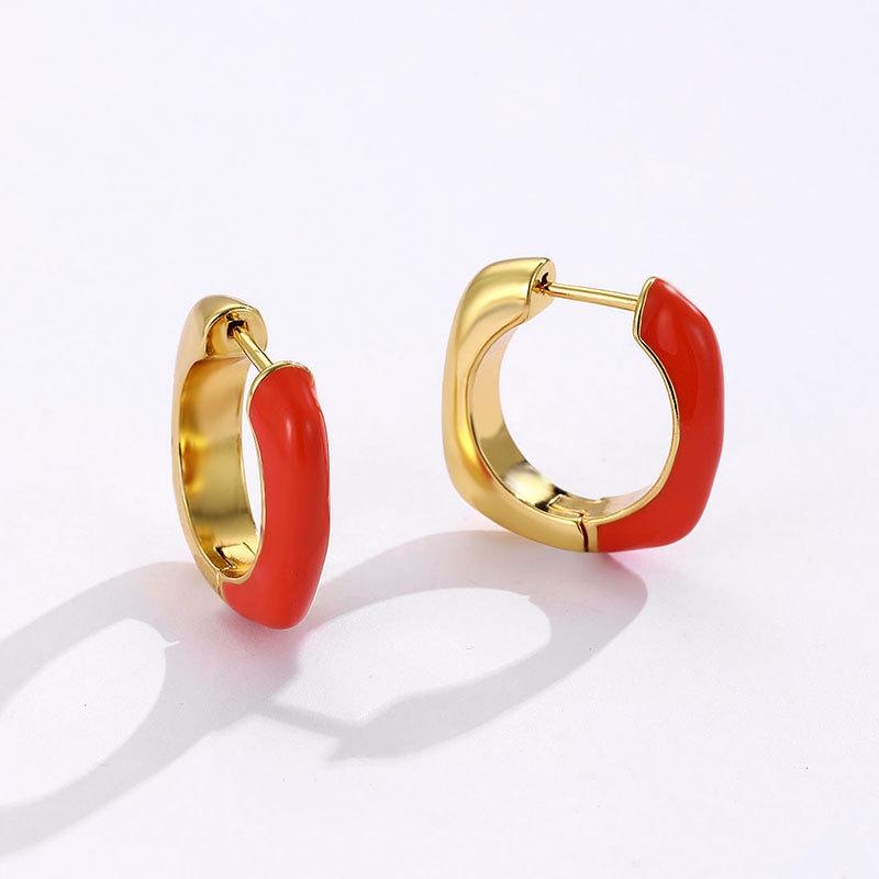 

2026 European and American Fashion White Oil Drip Earrings Women s Light Luxury Niche Design High-end Ear Buckle Earrings
