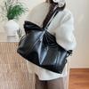 Retro Large-capacity One-shoulder Commuter Bag Women's 2025 New Simple Tote Bag Casual Travel One-shoulder Crossbody Bag