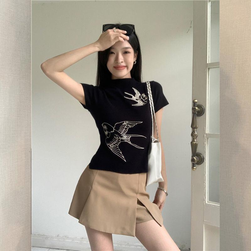 Embroidered Semi High Neck Short Sleeved T-shirt for Women's Summer Design Niche and Unique Top