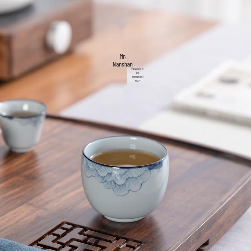 Nanshan Hibiscus Ceramic Kung Fu Master Tea Cup
