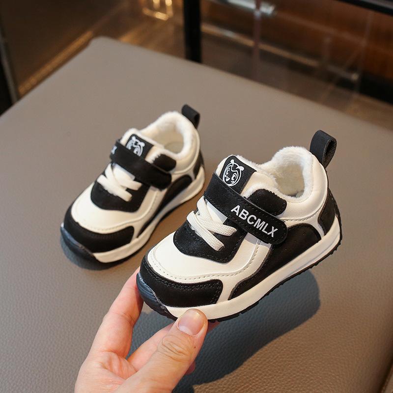 Baby spring and winter velvet shoes 0-1-3 years old children's sports shoes boys soft-soled toddler shoes girls warm cotton shoes