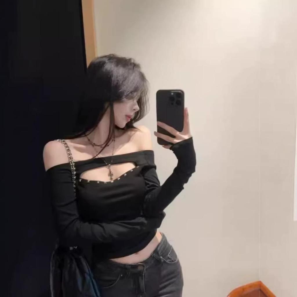 Korean Style Slim Fit One Shoulder Rivet Top for Women - Solid Color, Hollow Out, Waist-Cinched, Long Sleeve (Spring/Autumn)