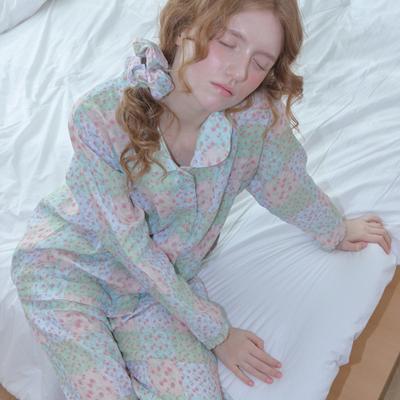 בגדים לבית ולשינה – פיג'מות וסטים לשינה
