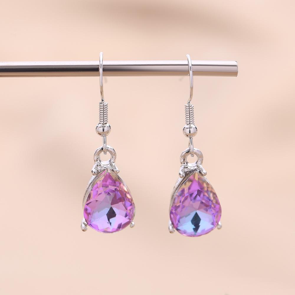 

Красочные серьги-подвески и пусеты с цирконами - Модные, блестящие и универсальные