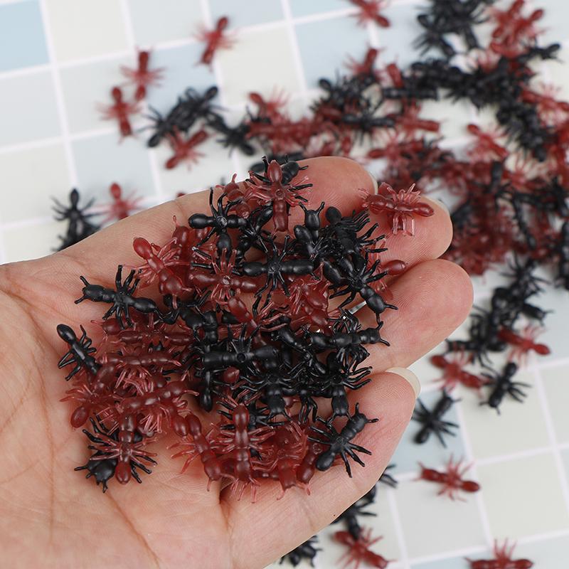 50/100/200Pcs Plastic Realistic Ants Halloween Pranks Joking Toys Decoration