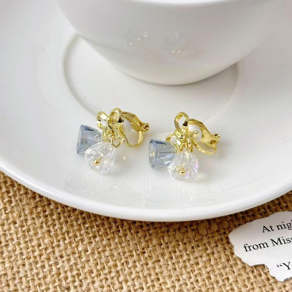 Korean Xiaoxiang Love Heart Earrings: High-End Summer Sweet Design with Niche Oil Drop Accents