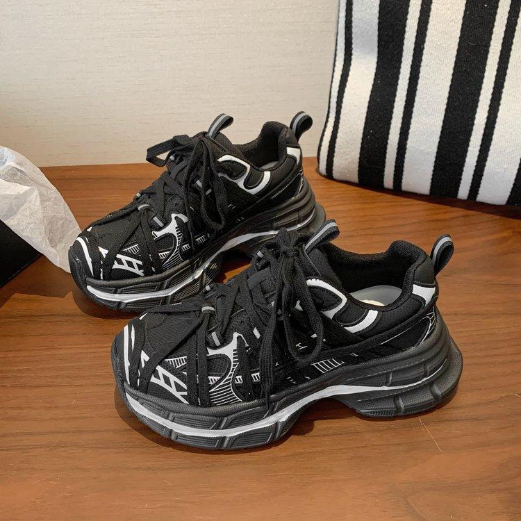 Early autumn shoes women's 2025 new retro versatile casual small platform dad shoes light sports shoes autumn