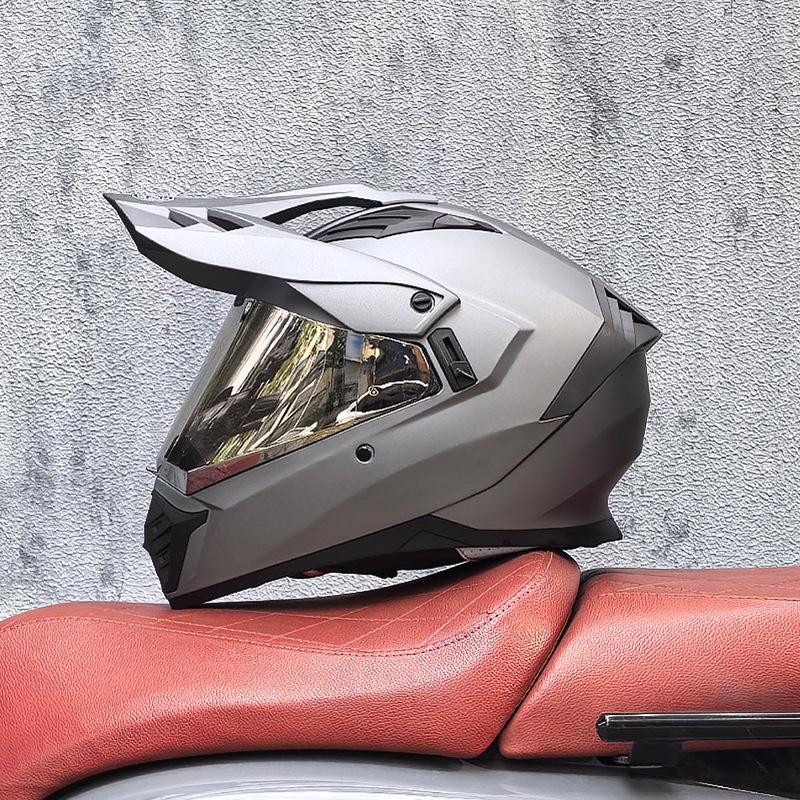 Unisex Motorcycle Rally Helmet with Single Visor for Road and Off-Road Long Distance Travel