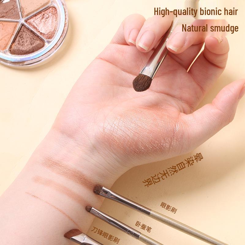 Champagne Gold 10-Piece Makeup Brush Set: Lip, Loose Powder, Blush, Foundation, Blending, Eyeshadow.