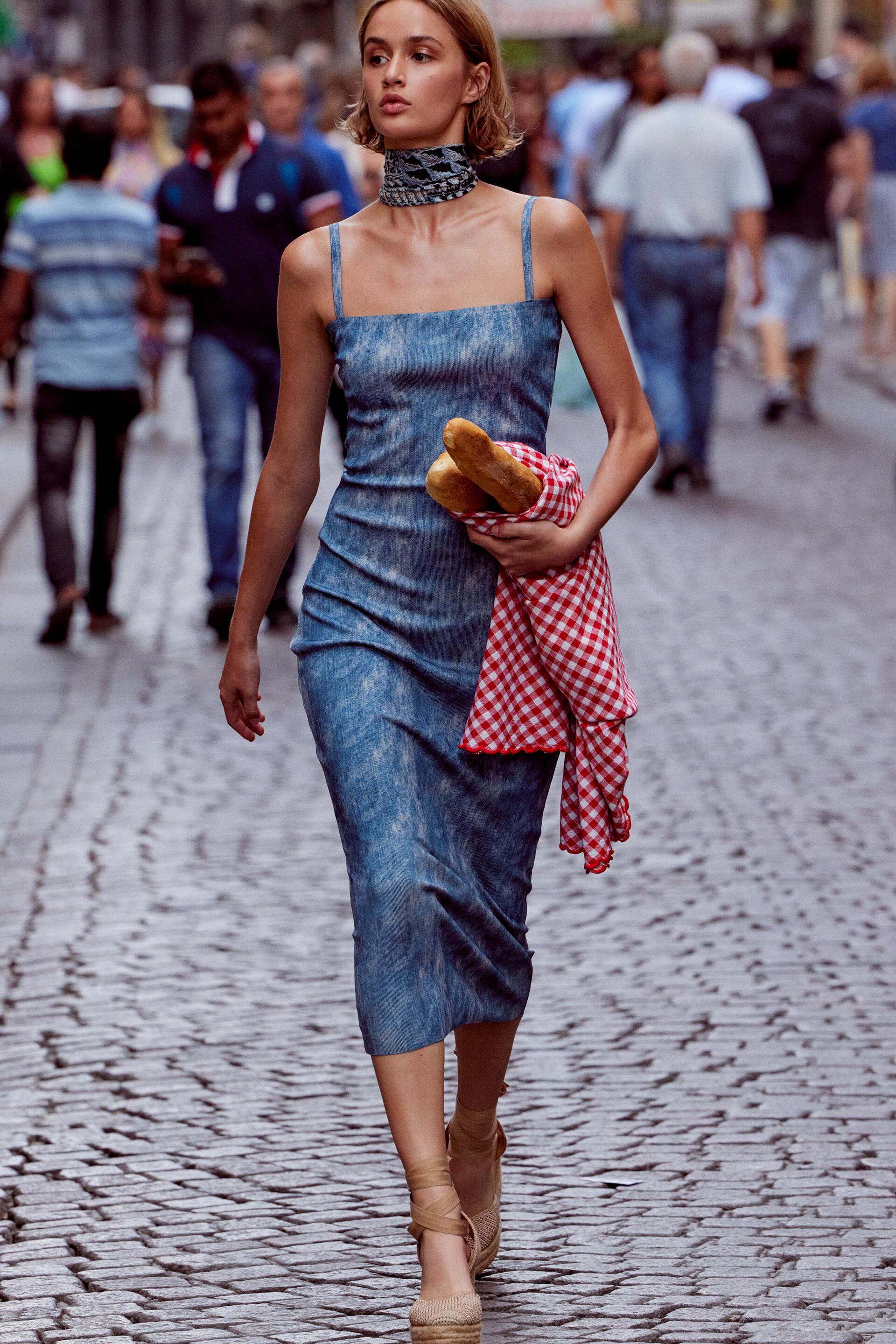 

ТРИКОТАЖНОЕ ПЛАТЬЕ С ПРИНТОМ